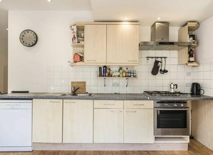 Whitehall Gardens, Acton, W3, photo 5