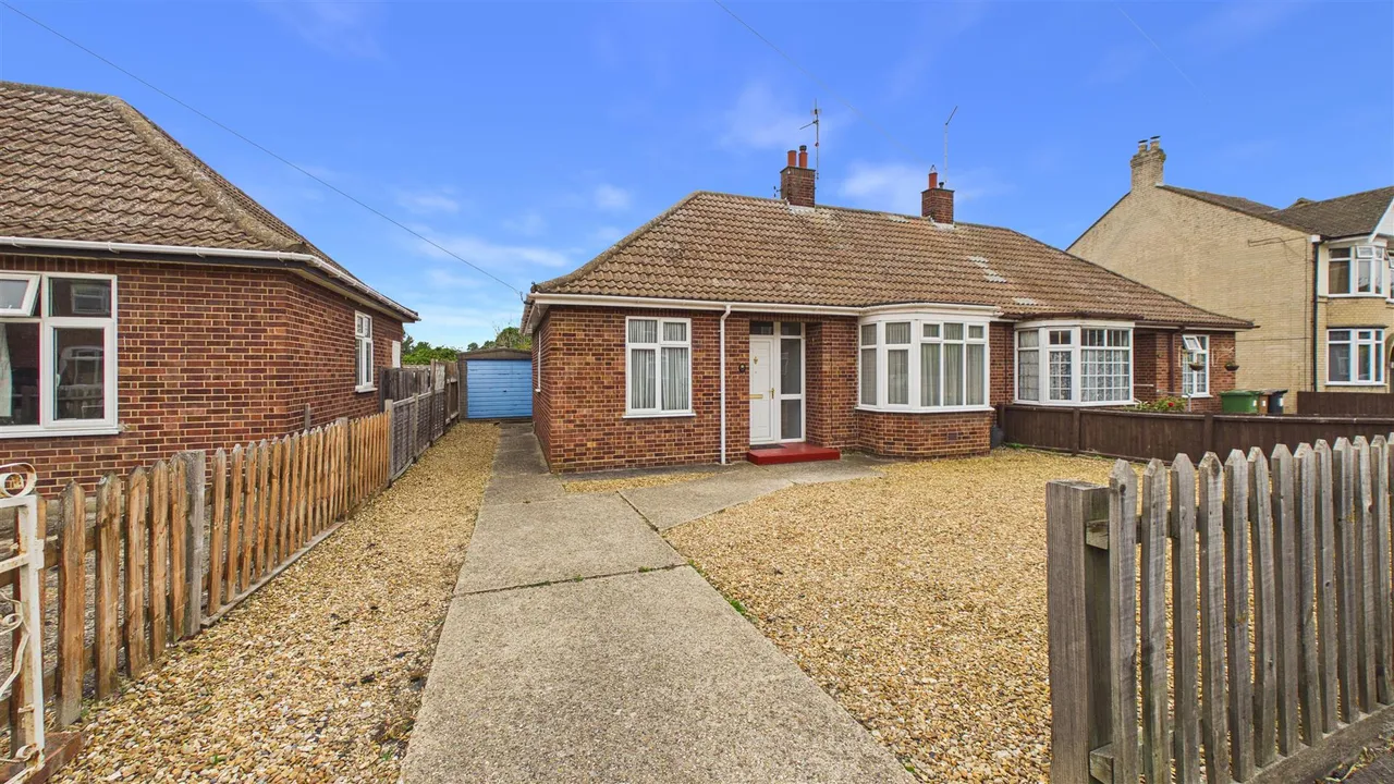 3 bed house for sale — Celta Road, Peterborough