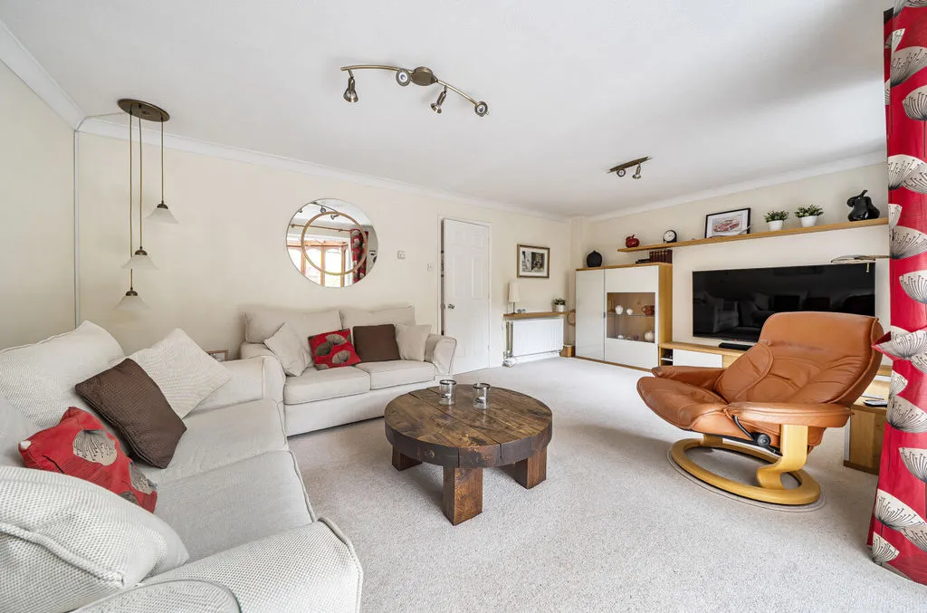 Reedham Drive, Purley CR8 4DS, photo 3
