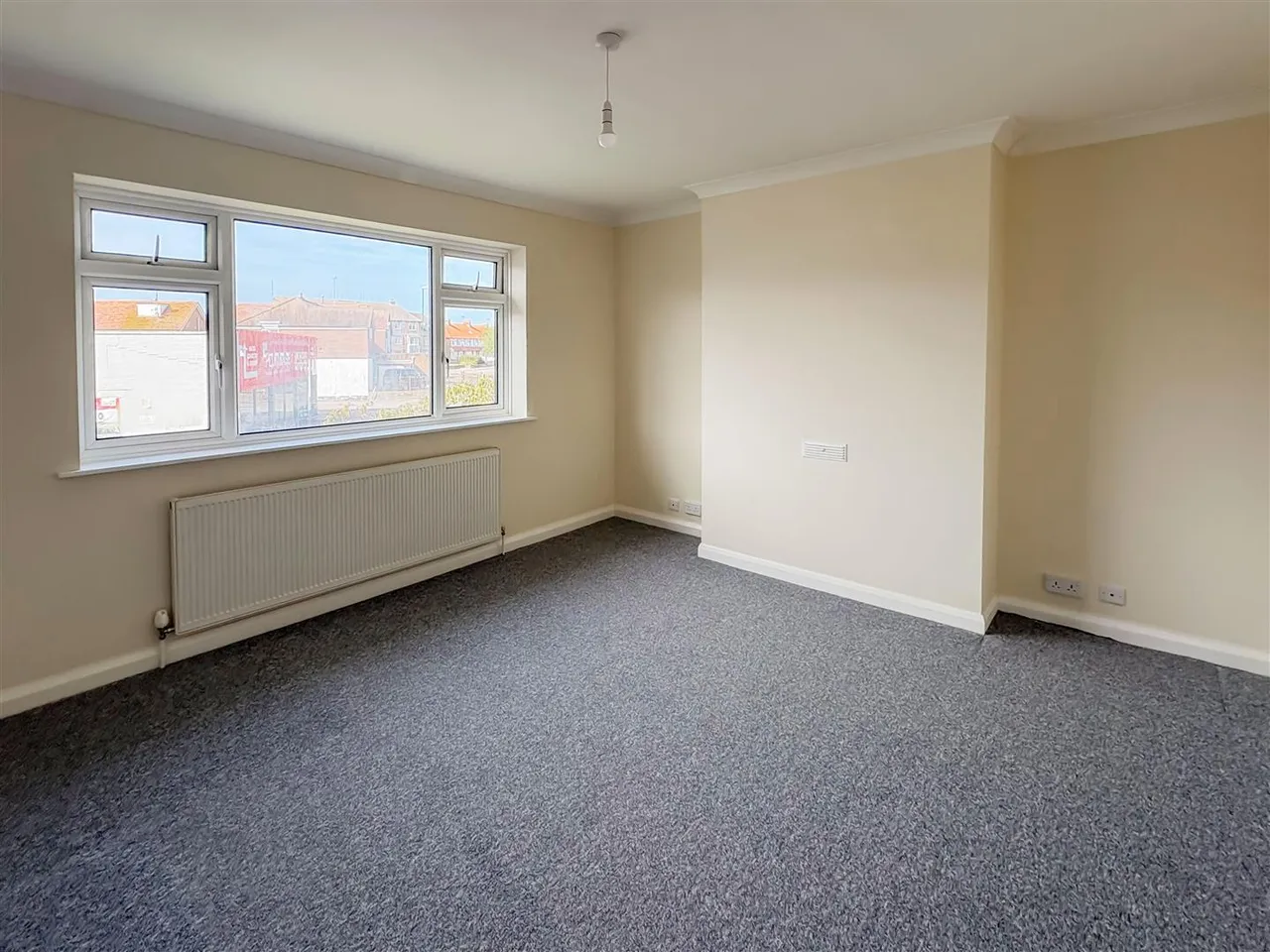 Dover Court, Fairlands, photo 4