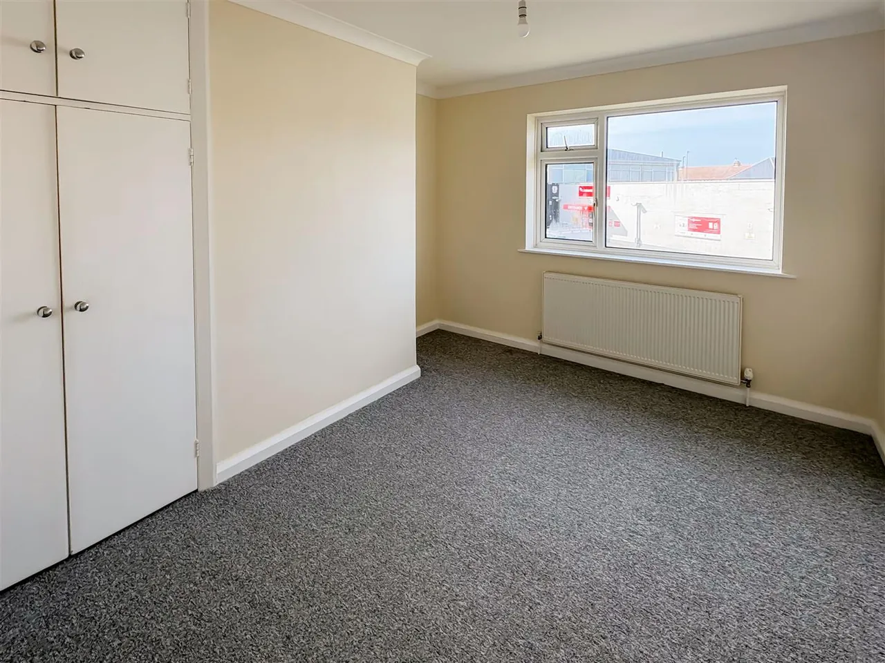 Dover Court, Fairlands, photo 9