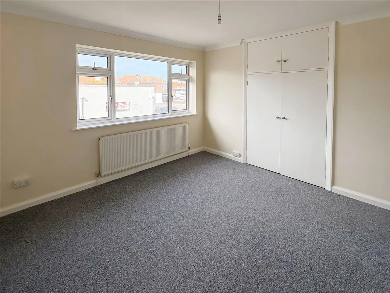 Dover Court, Fairlands, photo 7