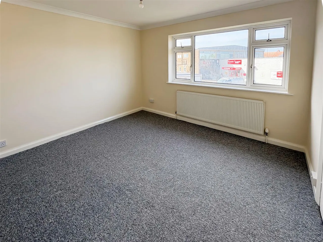 Dover Court, Fairlands, photo 8