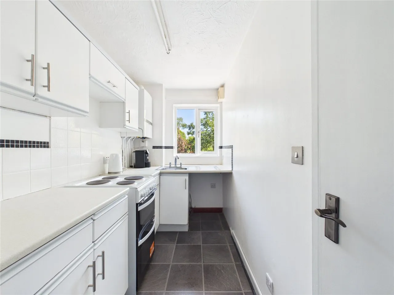 Memorial Road, Hanham, BS15, photo 4