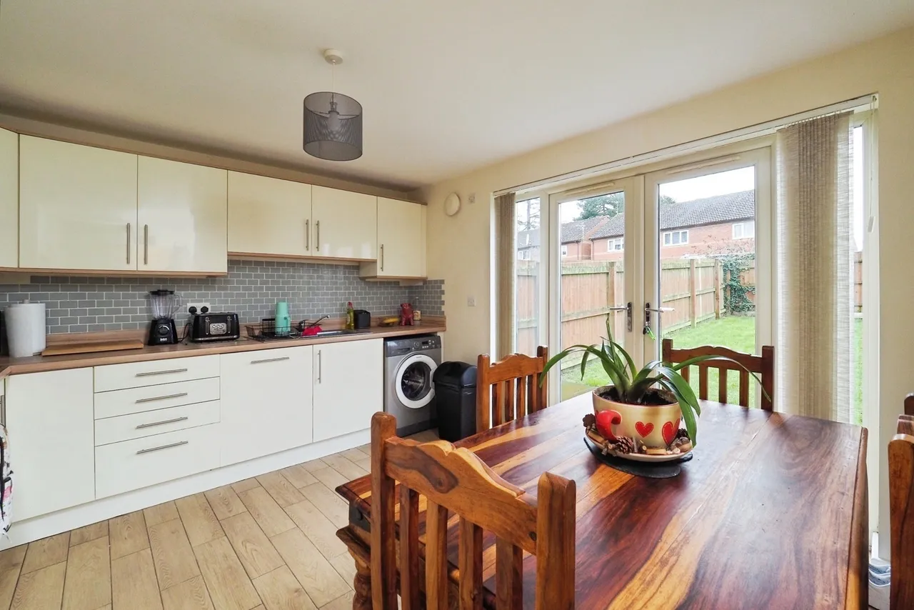 Pilot Drive, Hucknall, Nottingham, Nottinghamshire, NG15, photo 2