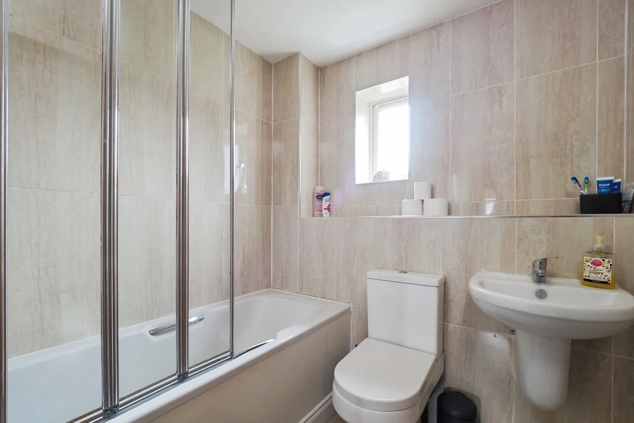 Pilot Drive, Hucknall, Nottingham, Nottinghamshire, NG15, photo 16