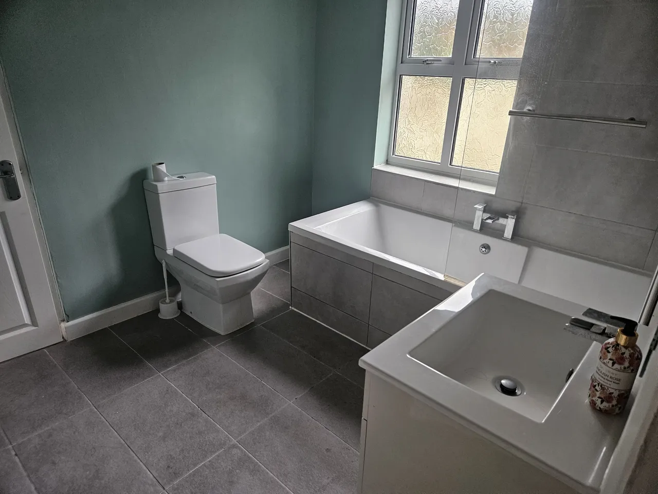Farm Road, B68, photo 3
