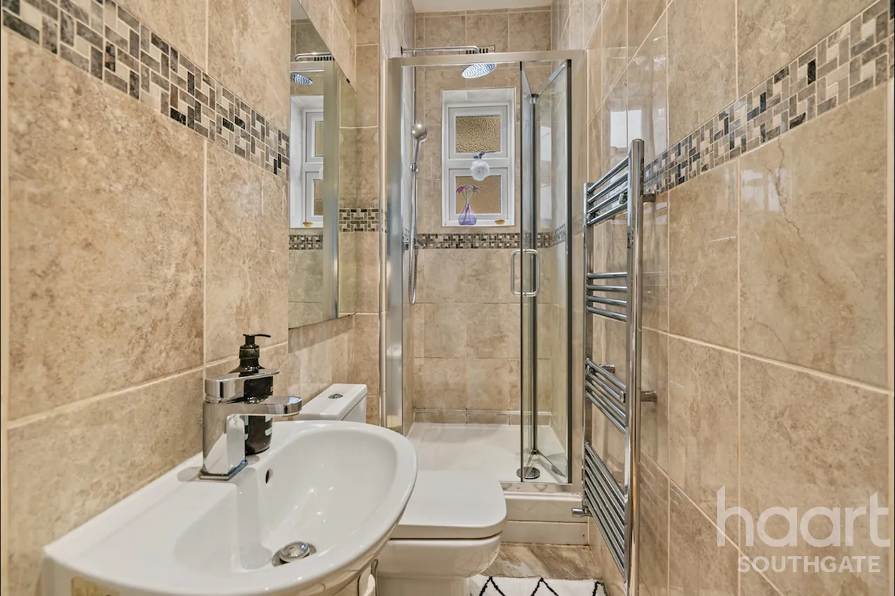 Chestnut Close, London, N14, photo 32