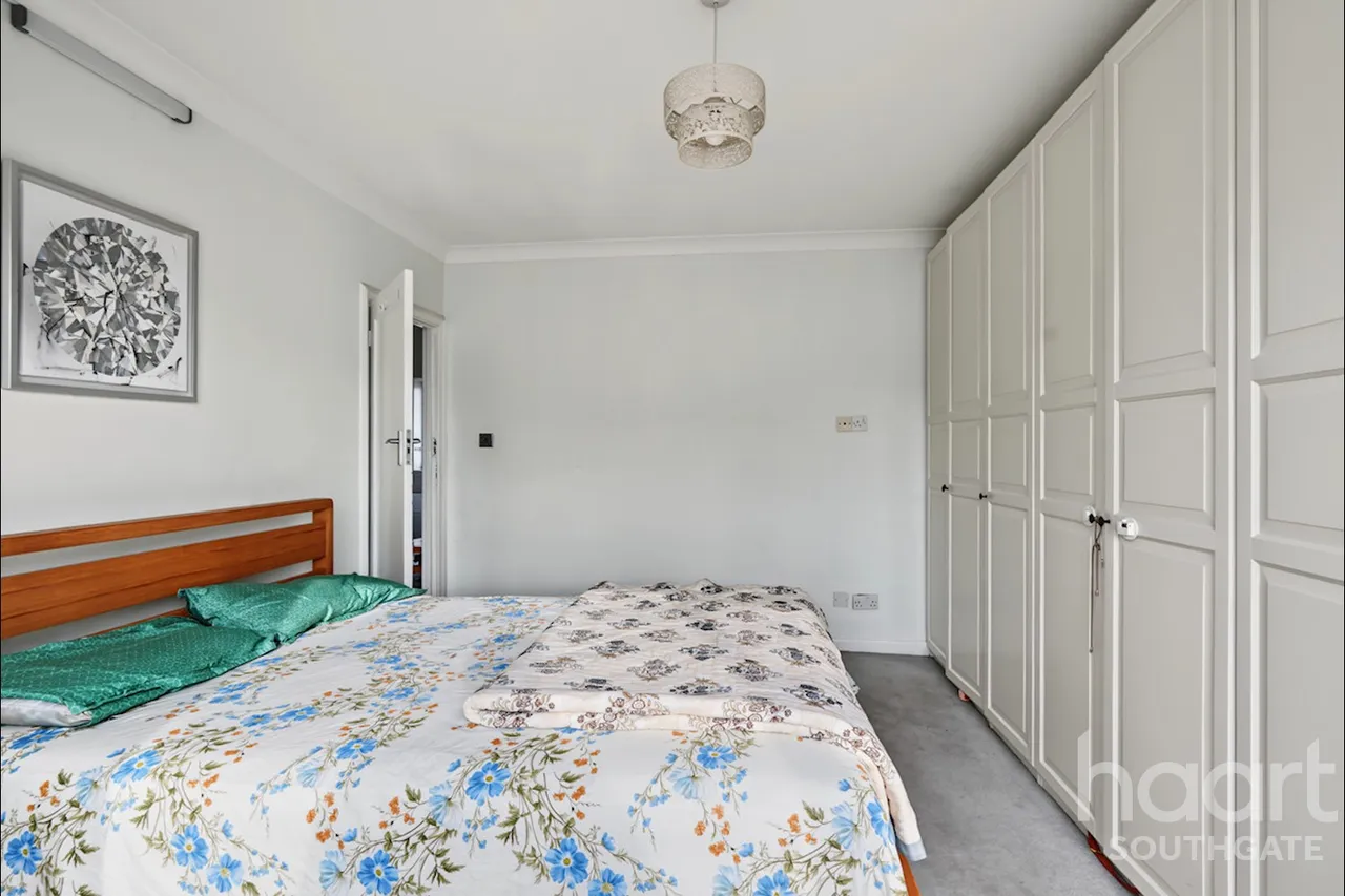 Chestnut Close, London, N14, photo 45