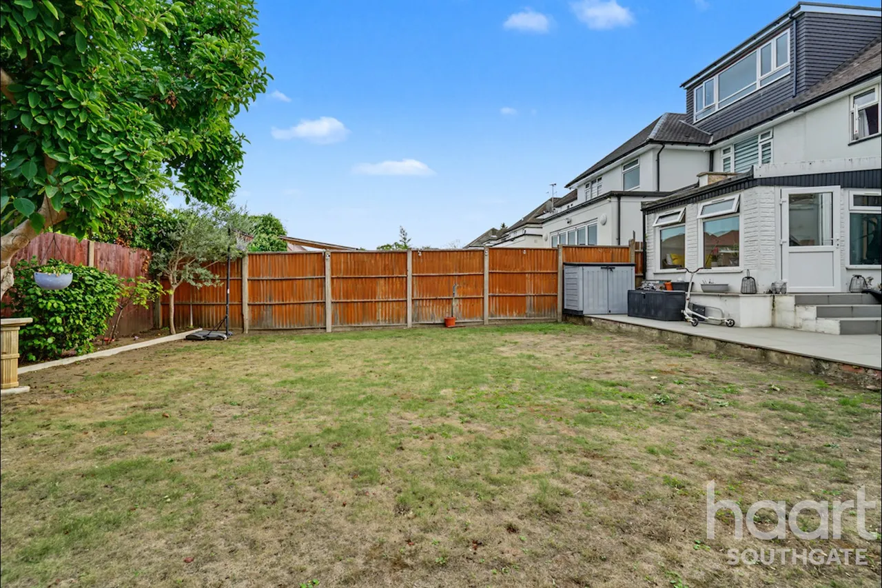 Chestnut Close, London, N14, photo 50