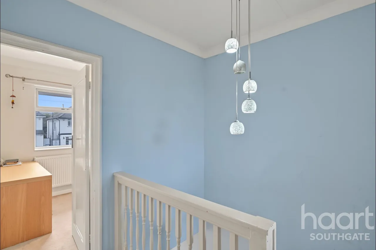 Chestnut Close, London, N14, photo 43