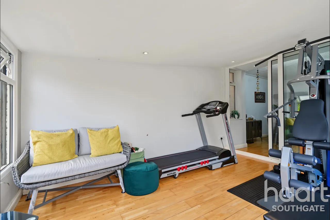 Chestnut Close, London, N14, photo 24