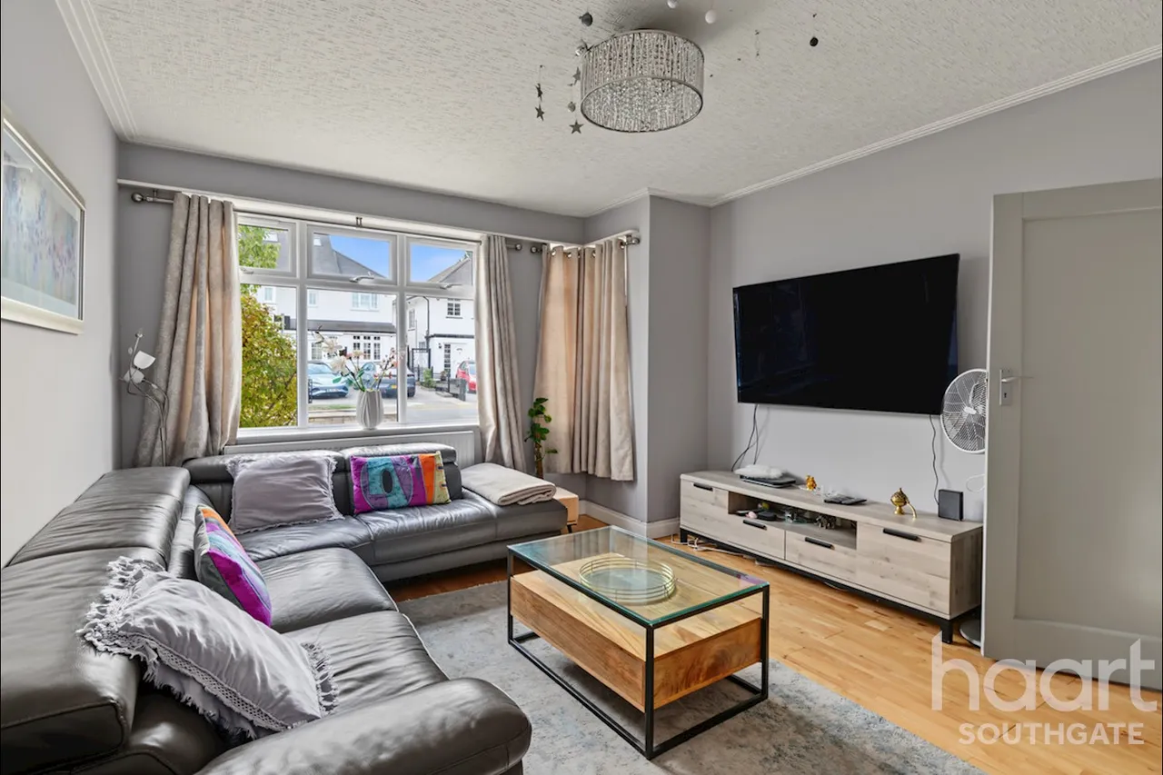Chestnut Close, London, N14, photo 6