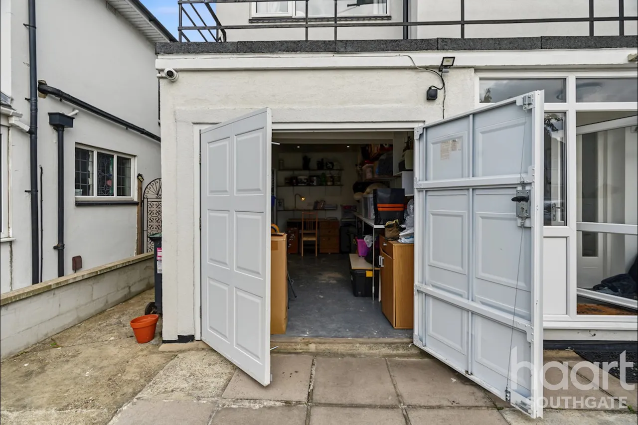 Chestnut Close, London, N14, photo 8