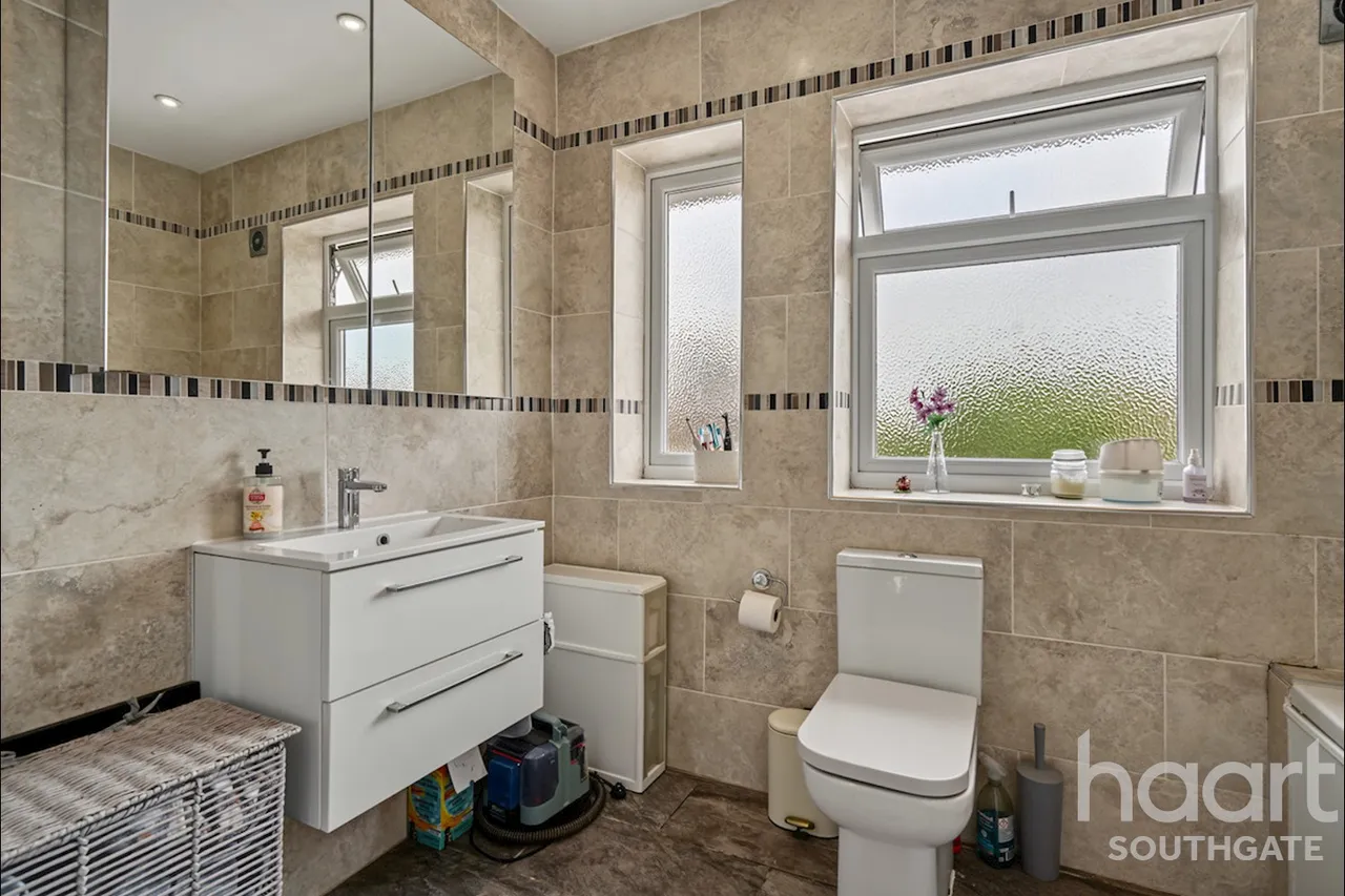 Chestnut Close, London, N14, photo 41