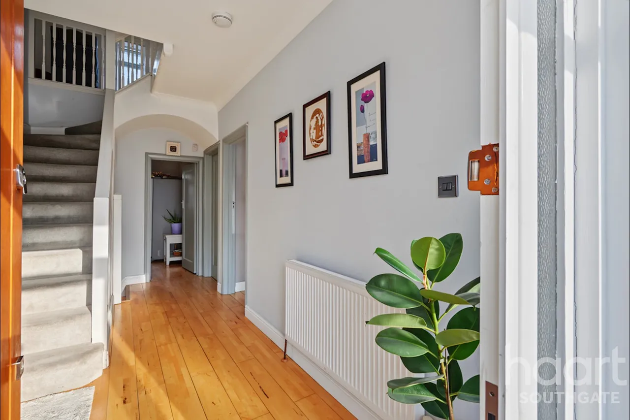 Chestnut Close, London, N14, photo 13