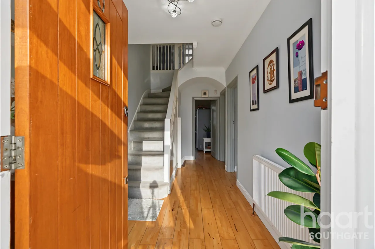 Chestnut Close, London, N14, photo 12