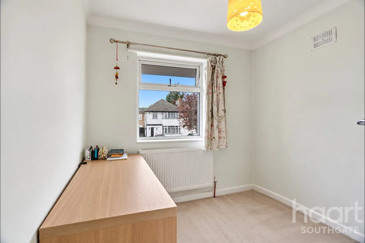 Chestnut Close, London, N14, photo 49