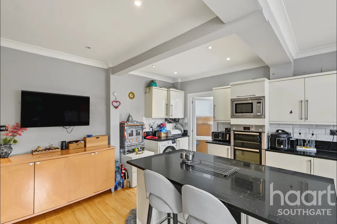 Chestnut Close, London, N14, photo 25