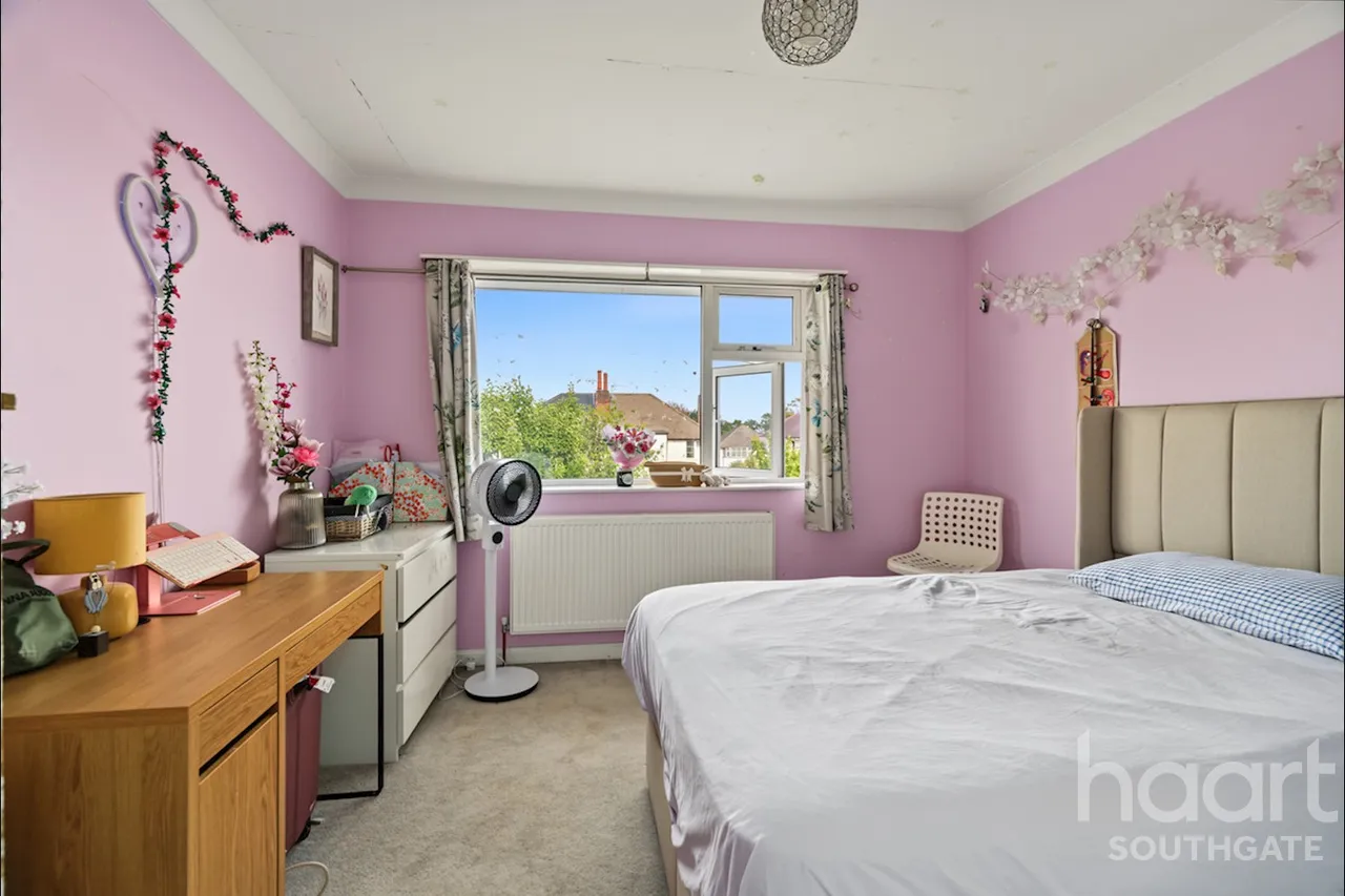 Chestnut Close, London, N14, photo 47