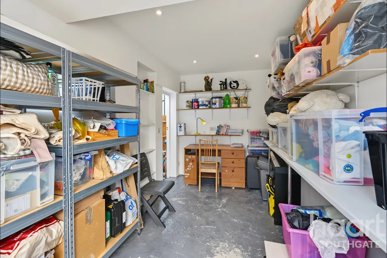 Chestnut Close, London, N14, photo 9