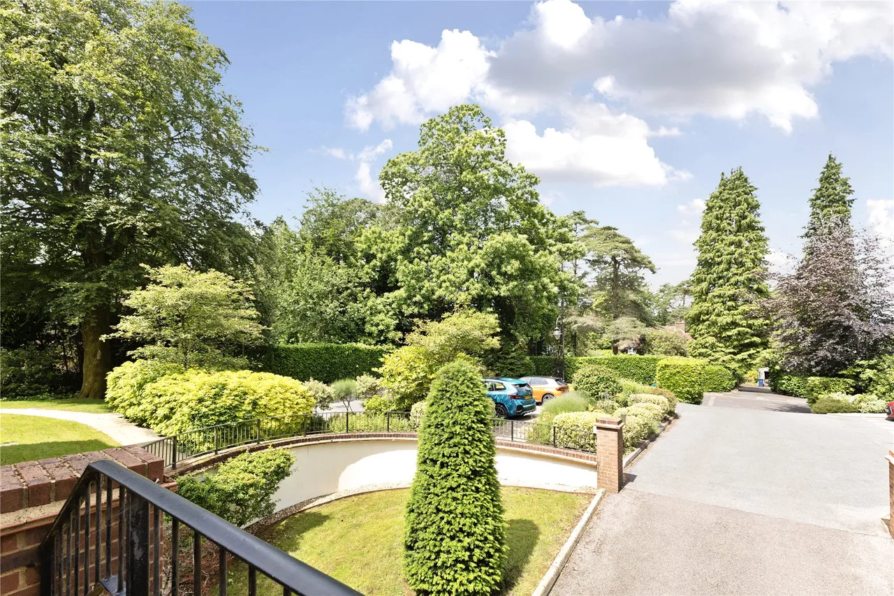 Wood Road, Hindhead, GU26, photo 17