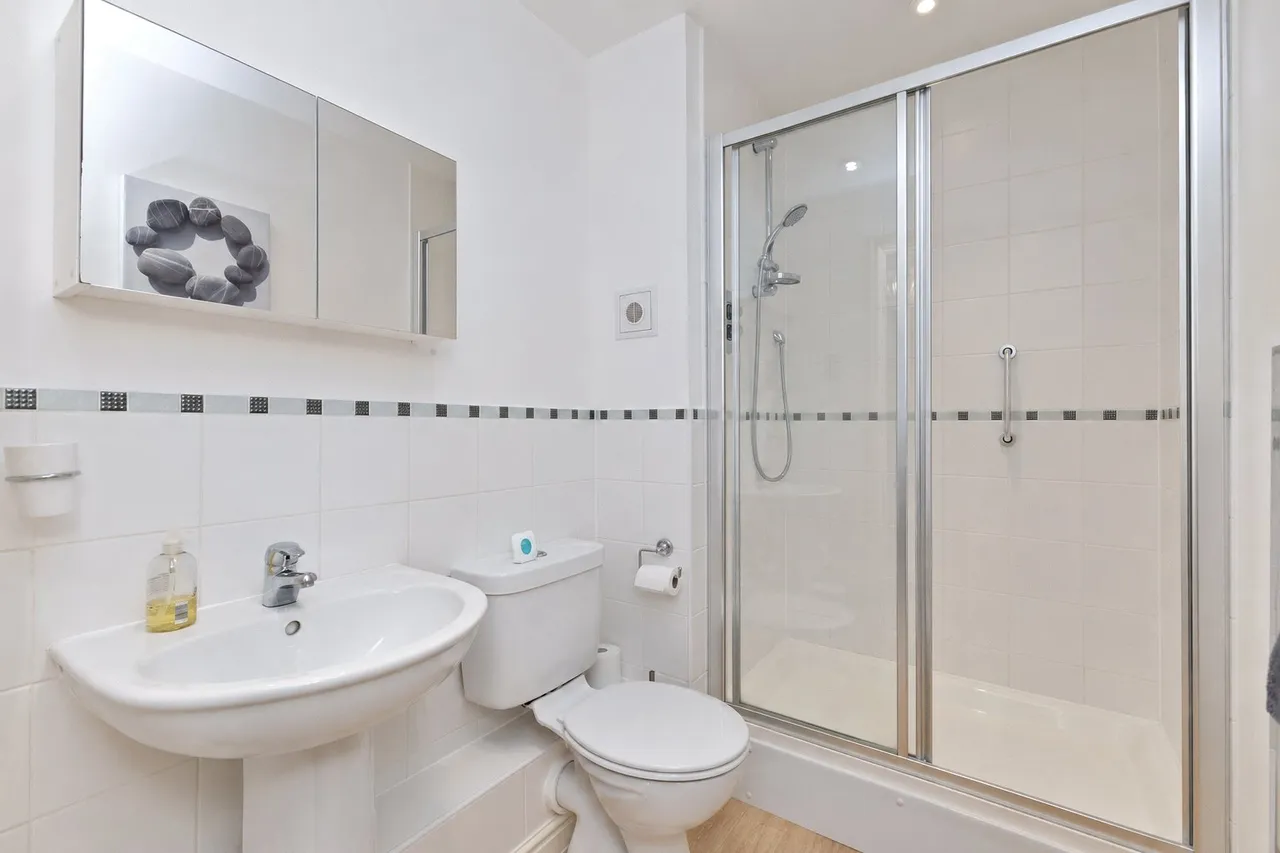 Wood Road, Hindhead, GU26, photo 13