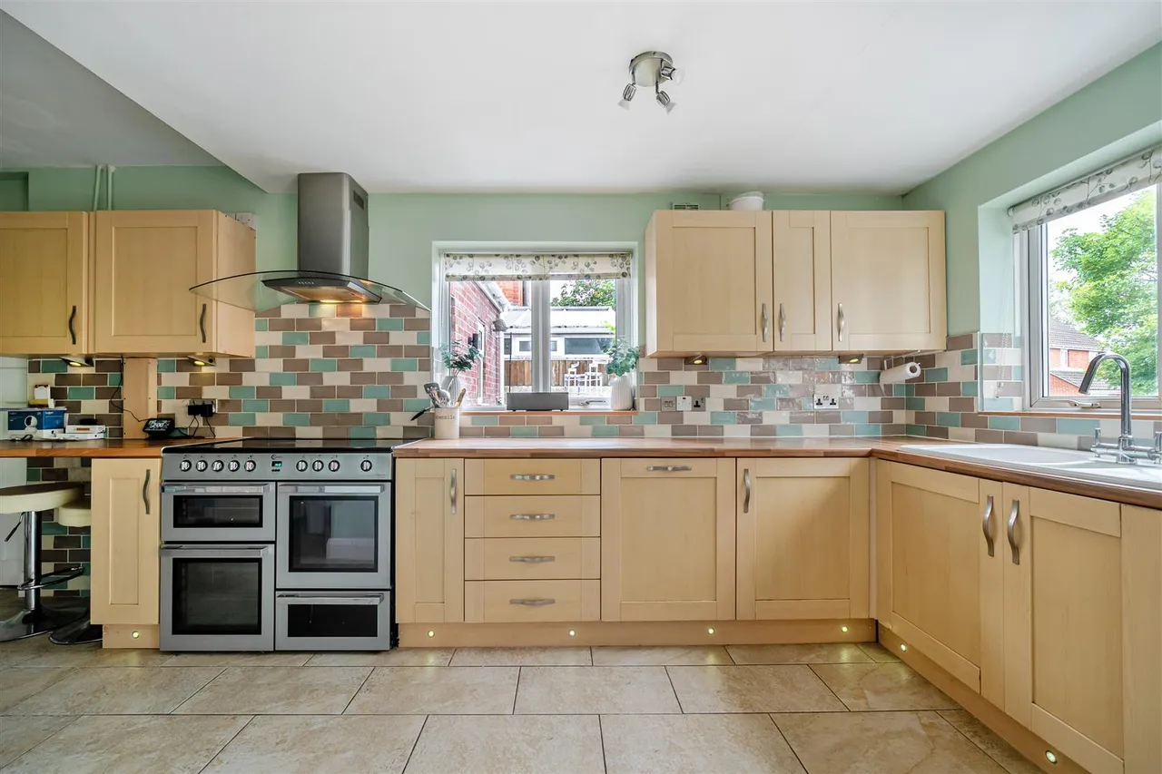 Leigh Road, Westbury, BA13, photo 4