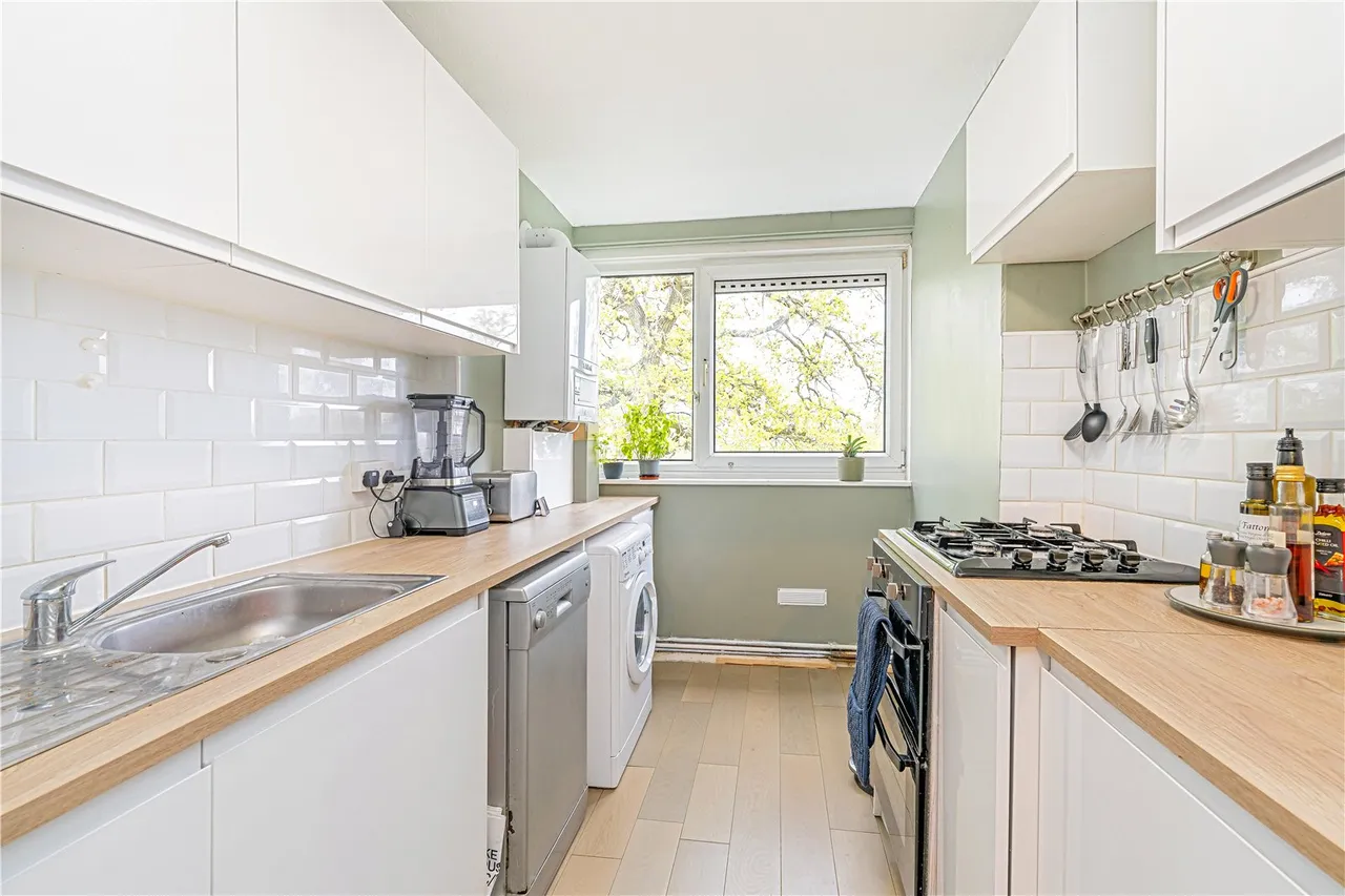 Fairlight, Hampton, Middlesex, TW12 1SN, photo 4
