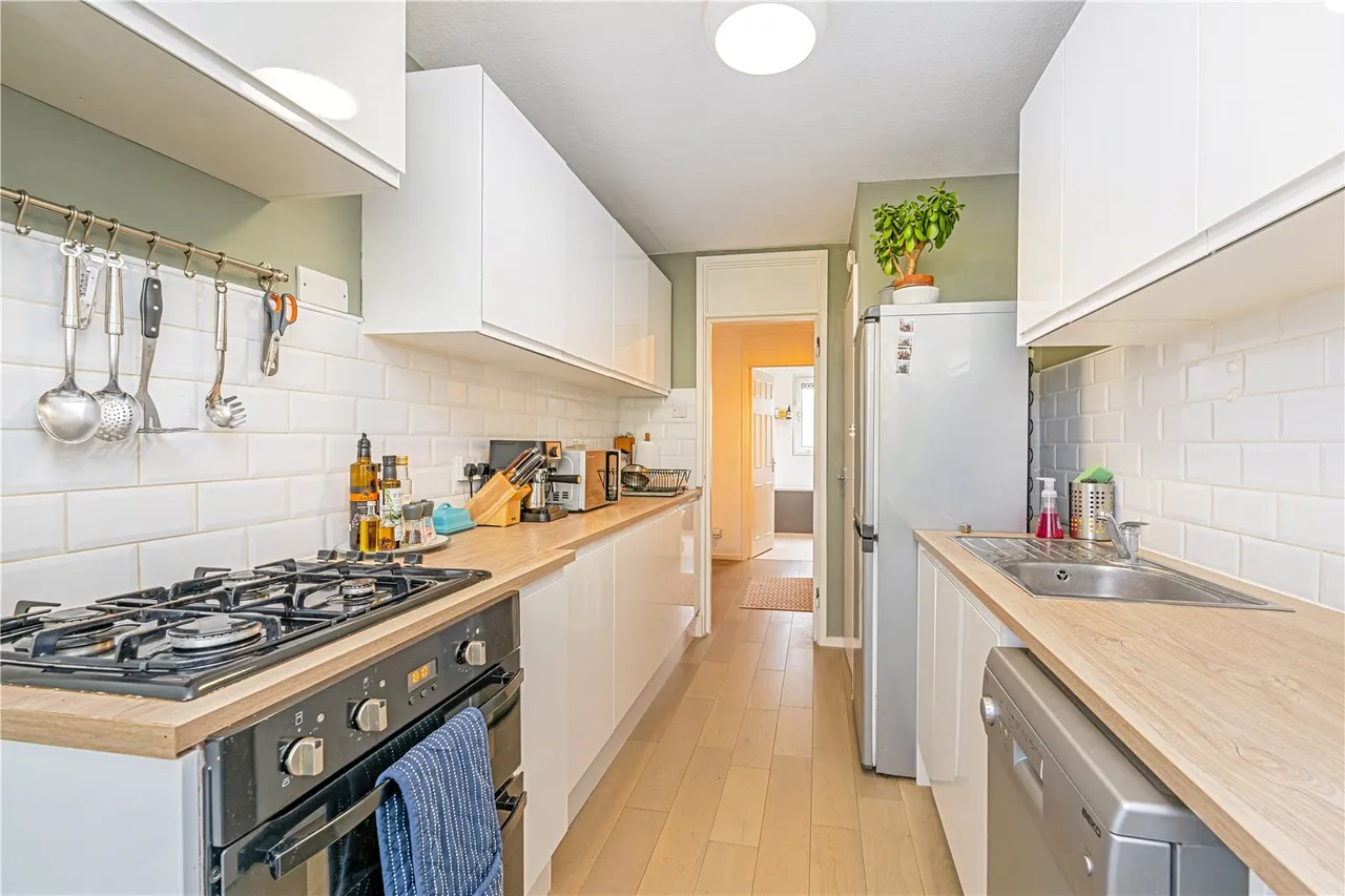 Fairlight, Hampton, Middlesex, TW12 1SN, photo 5