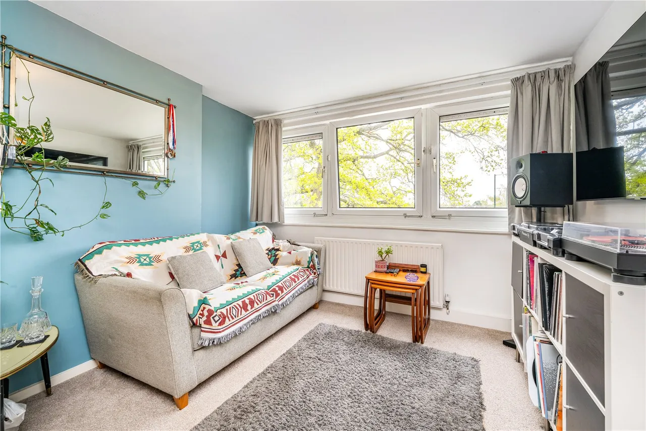 Fairlight, Hampton, Middlesex, TW12 1SN, photo 2