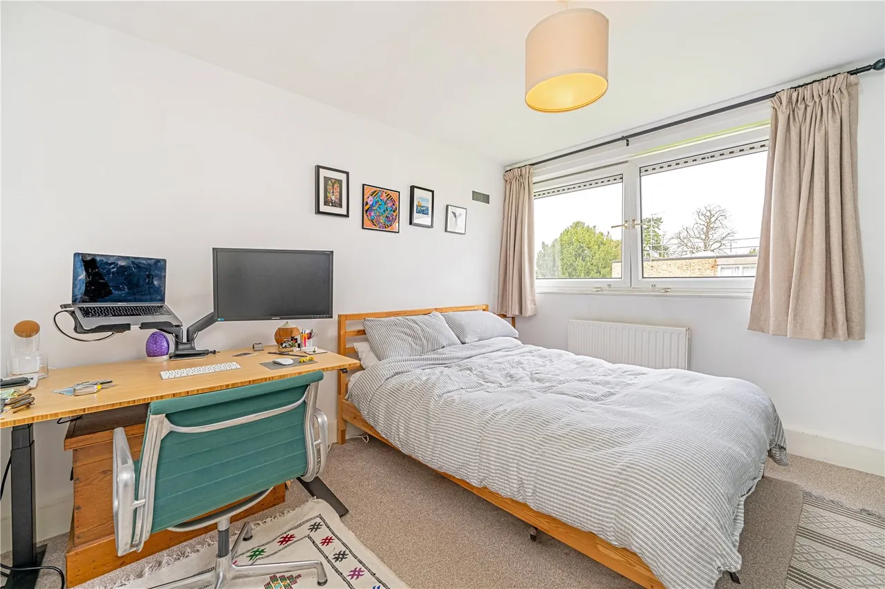 Fairlight, Hampton, Middlesex, TW12 1SN, photo 6