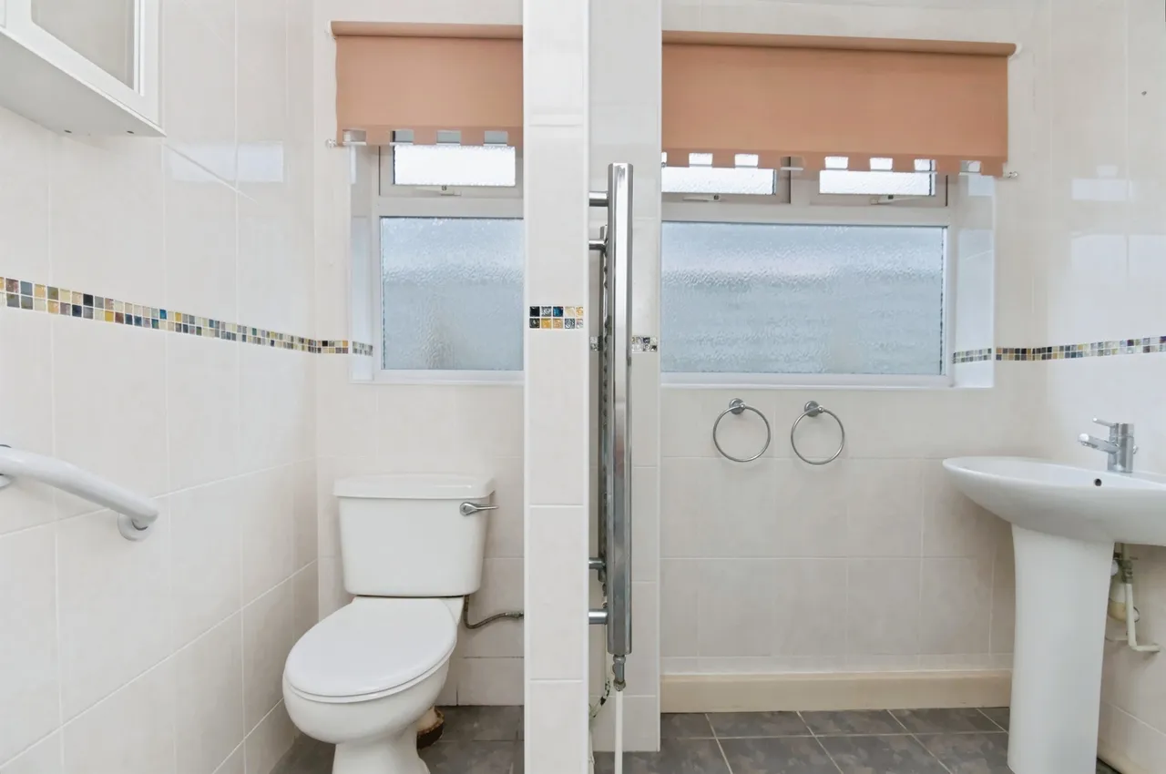 Sandown Way, Bexhill-On-Sea, TN40, photo 14