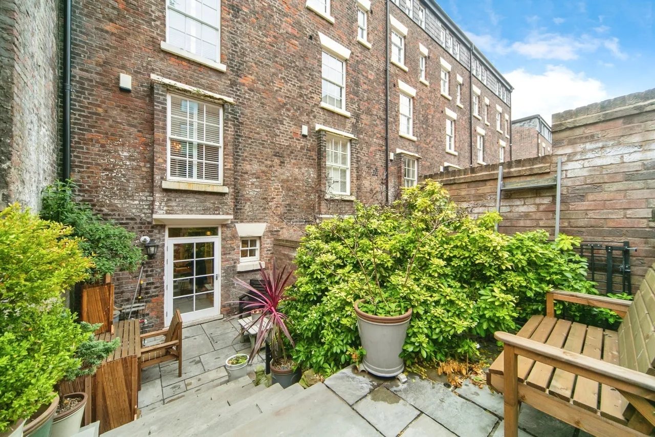 Catharine Street, Liverpool, L8, photo 11