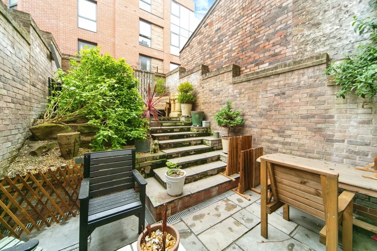 Catharine Street, Liverpool, L8, photo 12