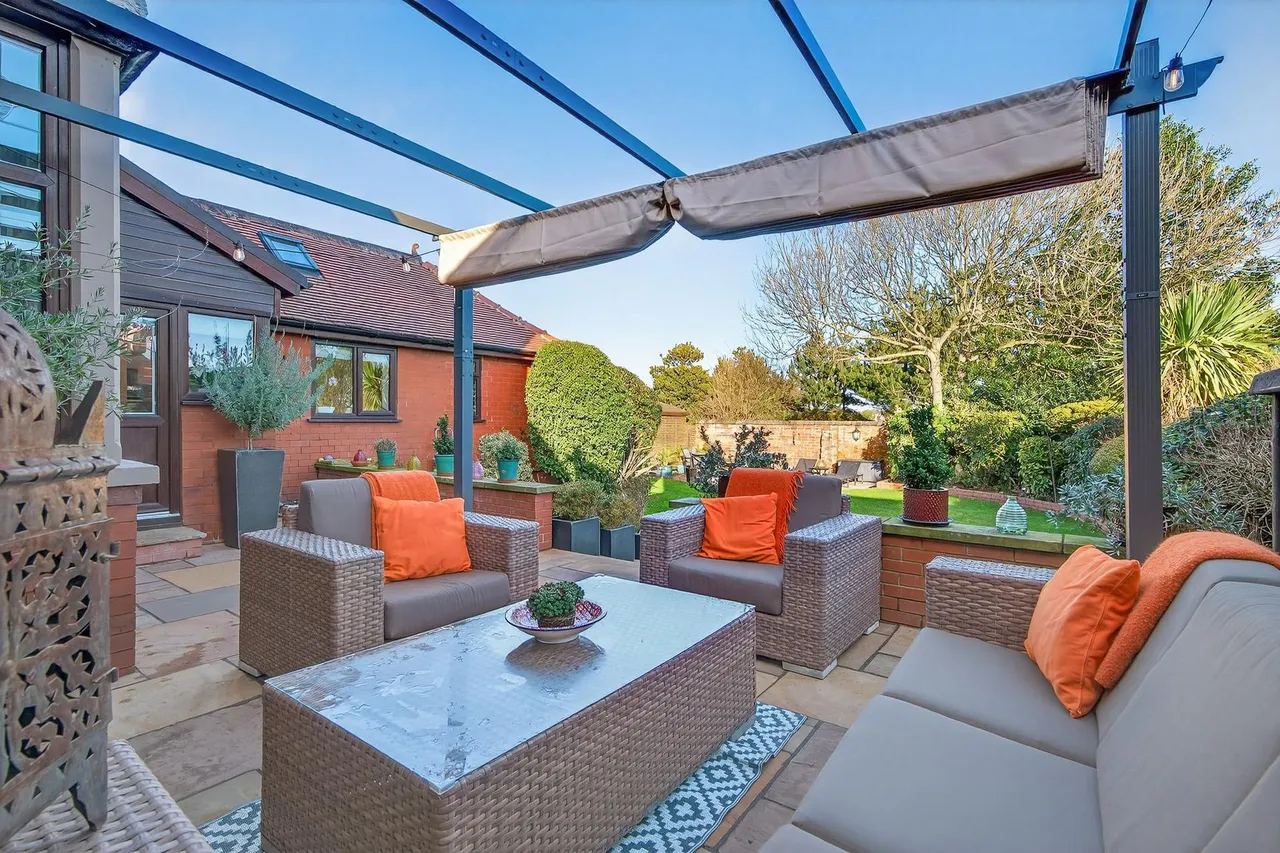 St. Andrews Road South, Lytham St. Annes, FY8, photo 33