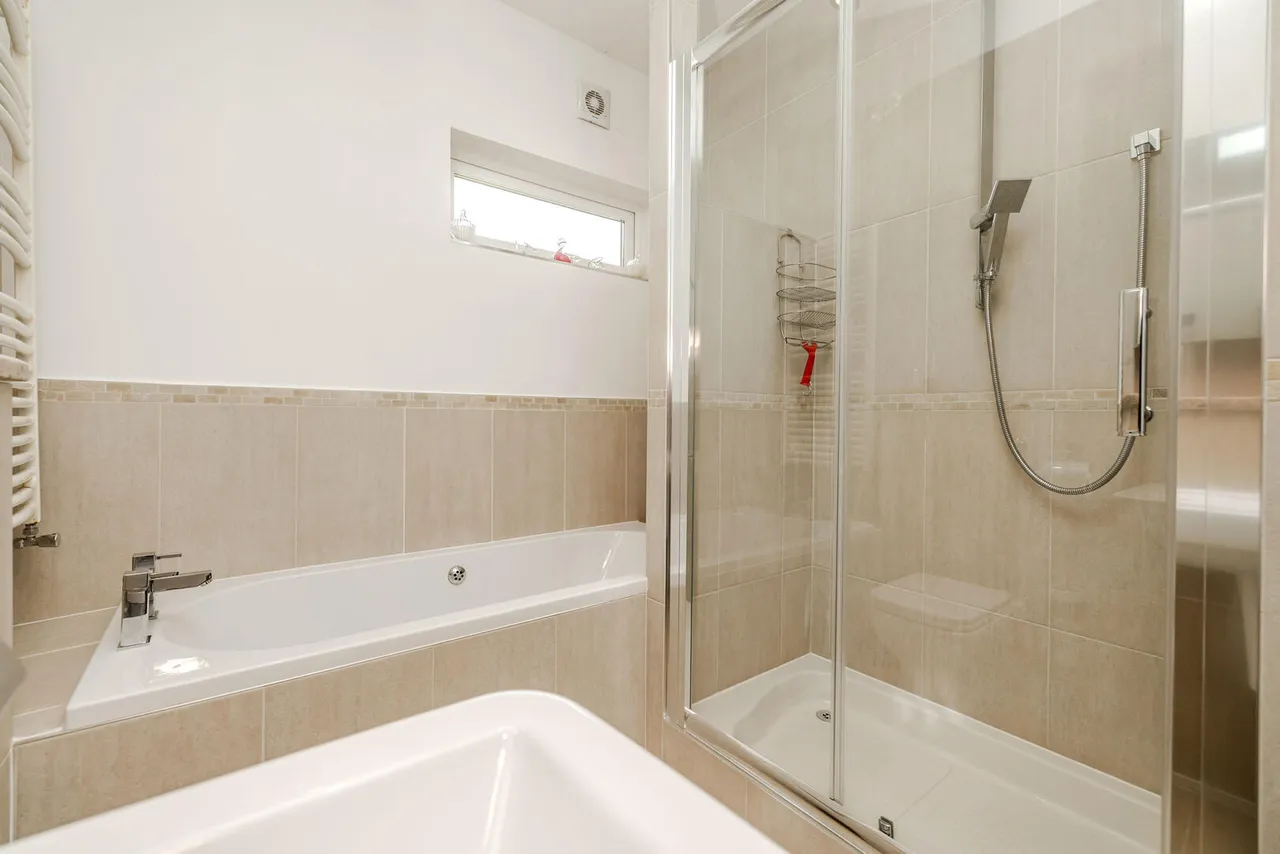 Middle Drive, Darras Hall, photo 15