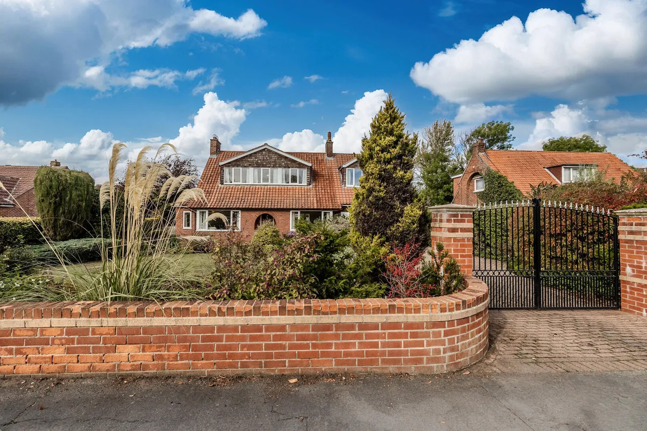 5 bed house for sale, Middle Drive, Darras Hall