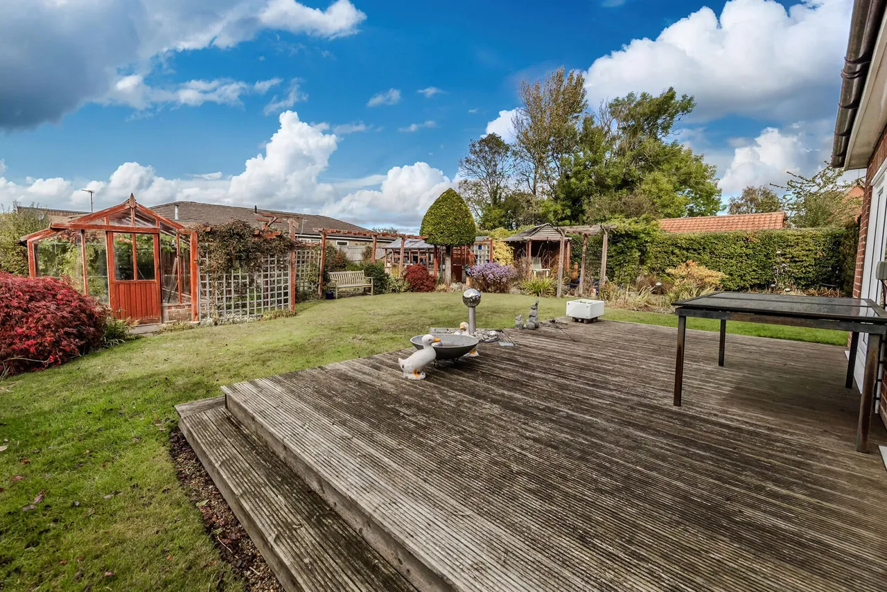 Middle Drive, Darras Hall, photo 32