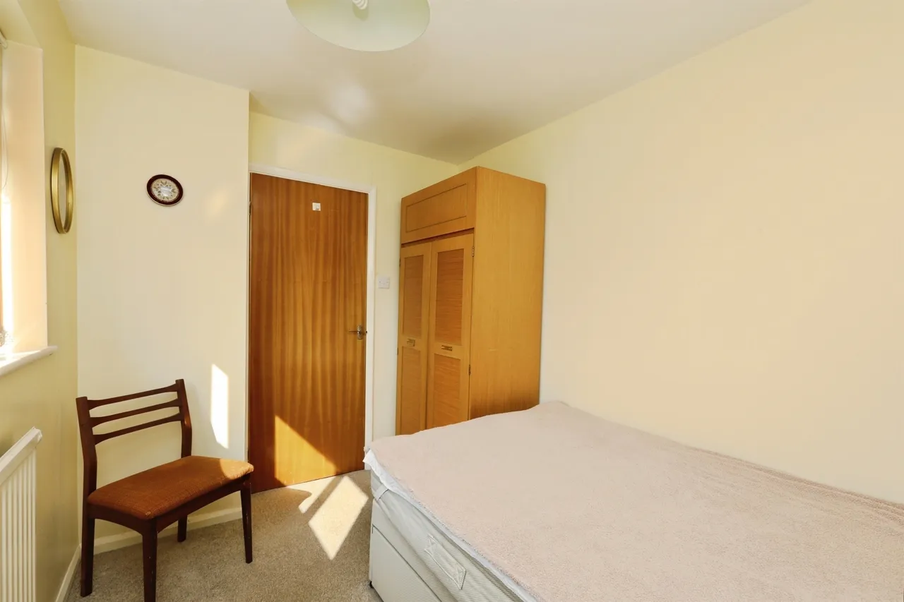 Longfield Drive, Ravenfield, S65, photo 7