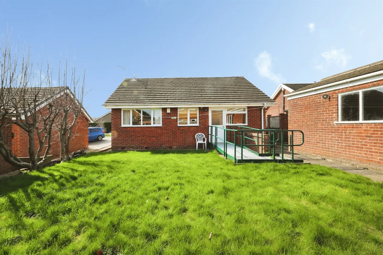 Longfield Drive, Ravenfield, S65, photo 10