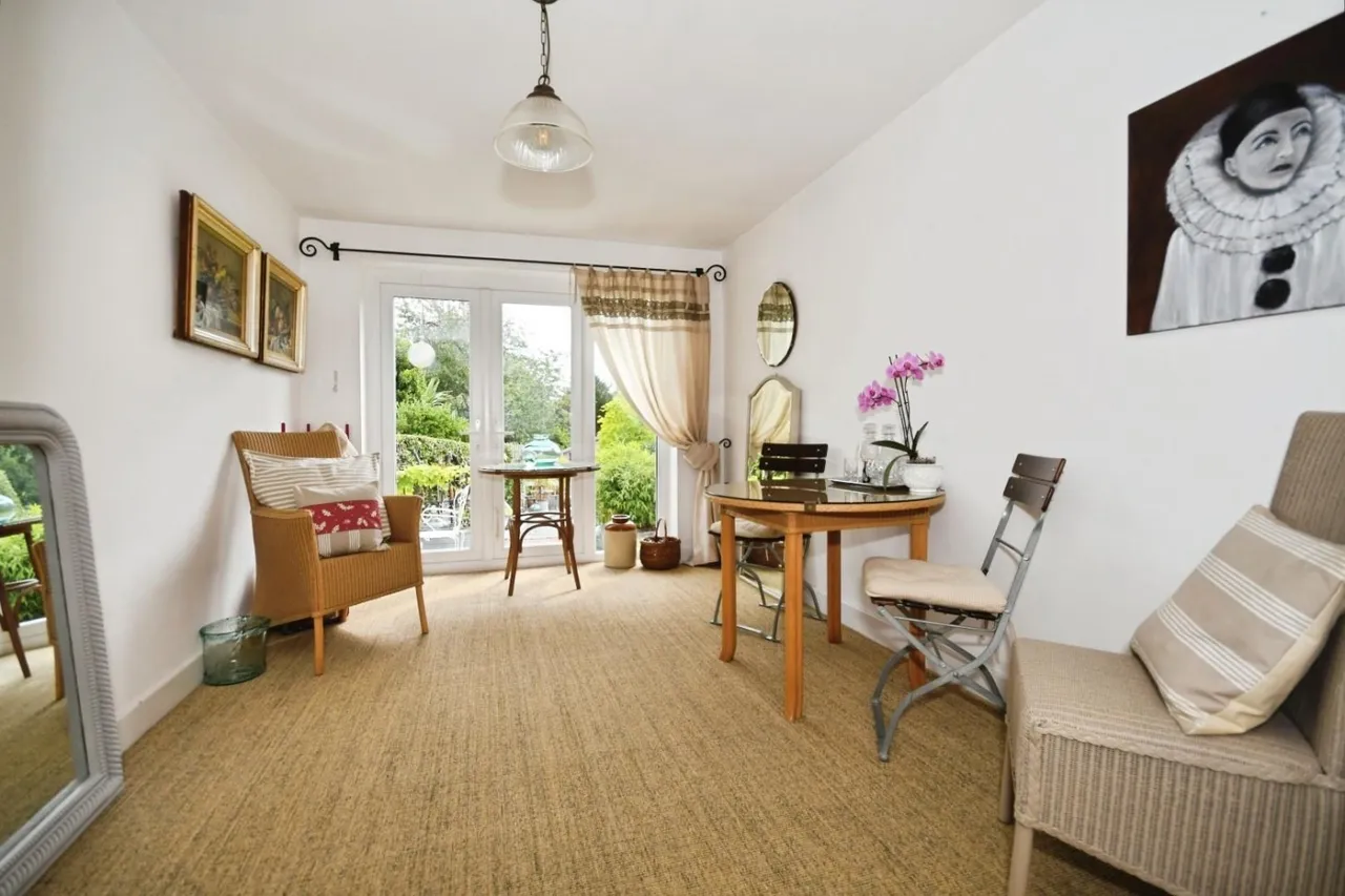 Old Road, Brampton, S40, photo 10