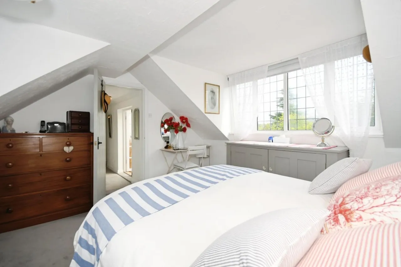 Old Road, Brampton, S40, photo 14