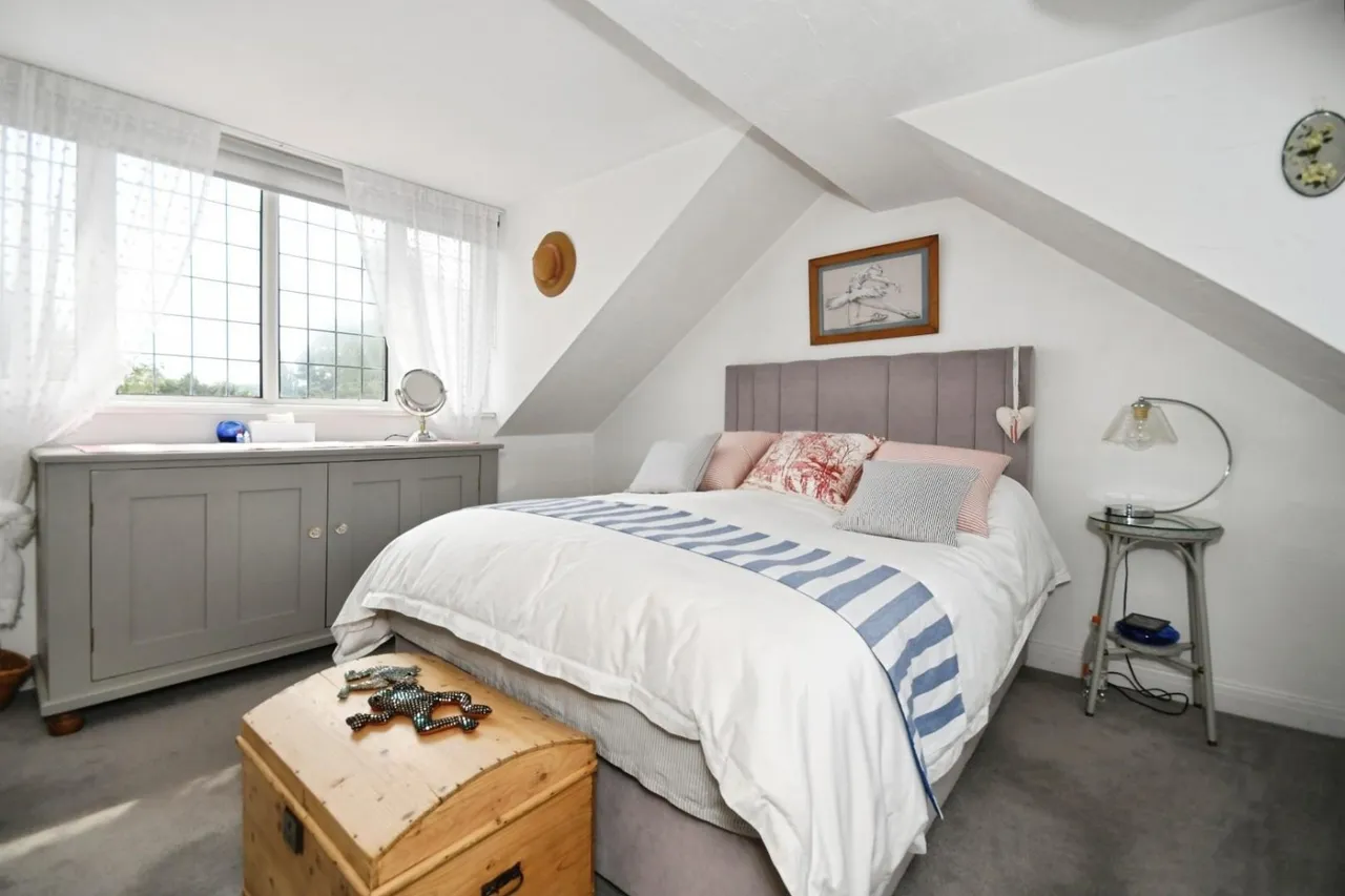 Old Road, Brampton, S40, photo 13