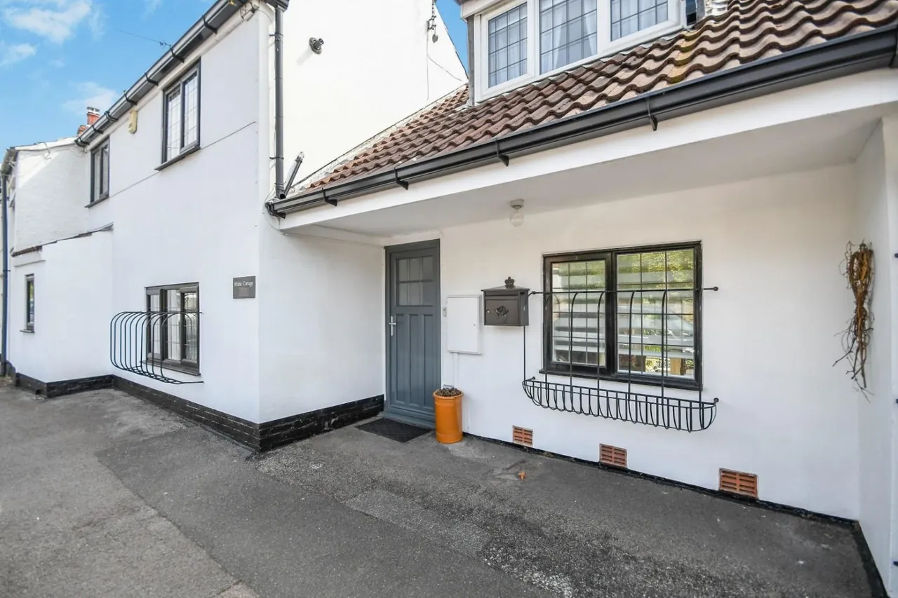 Old Road, Brampton, S40, photo 4