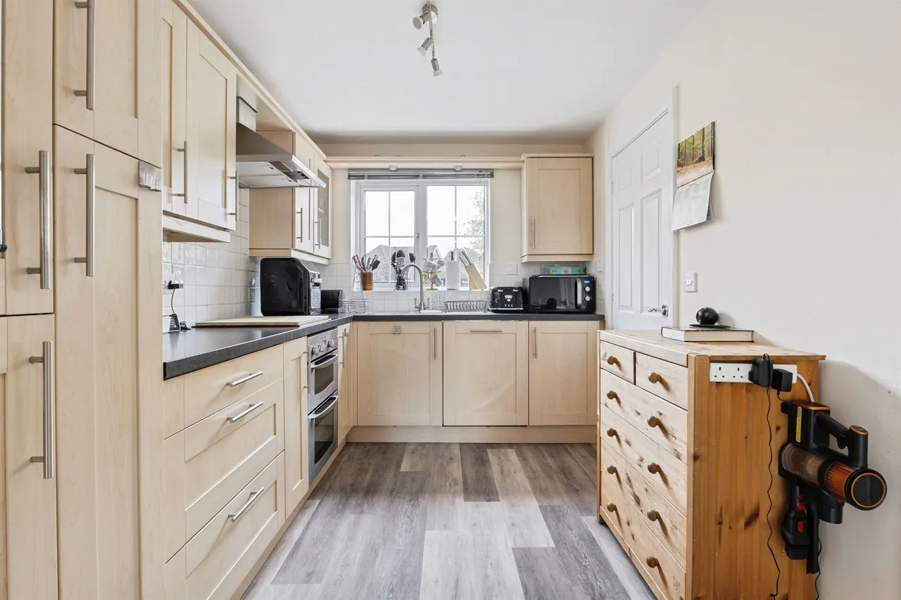 Cygnet Close, Attleborough, photo 5