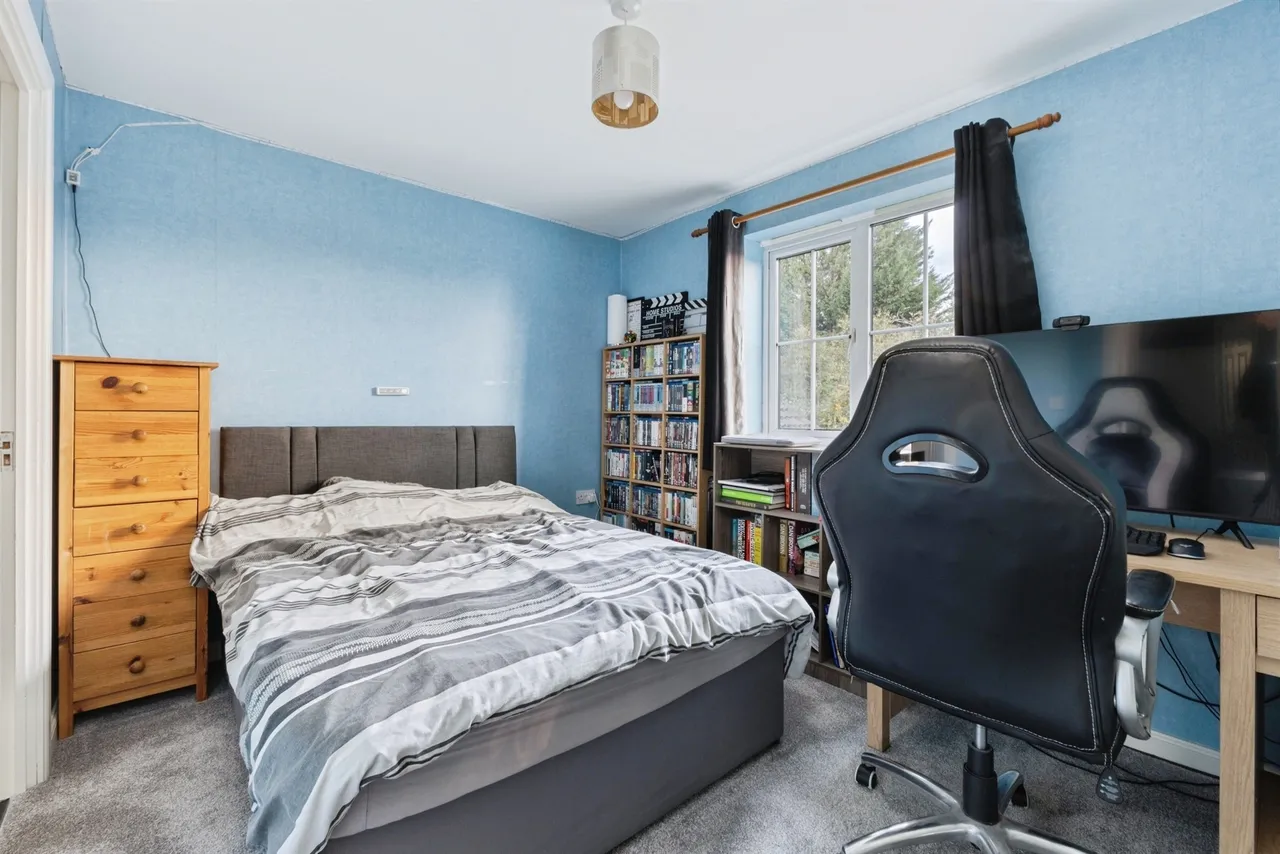 Cygnet Close, Attleborough, photo 11