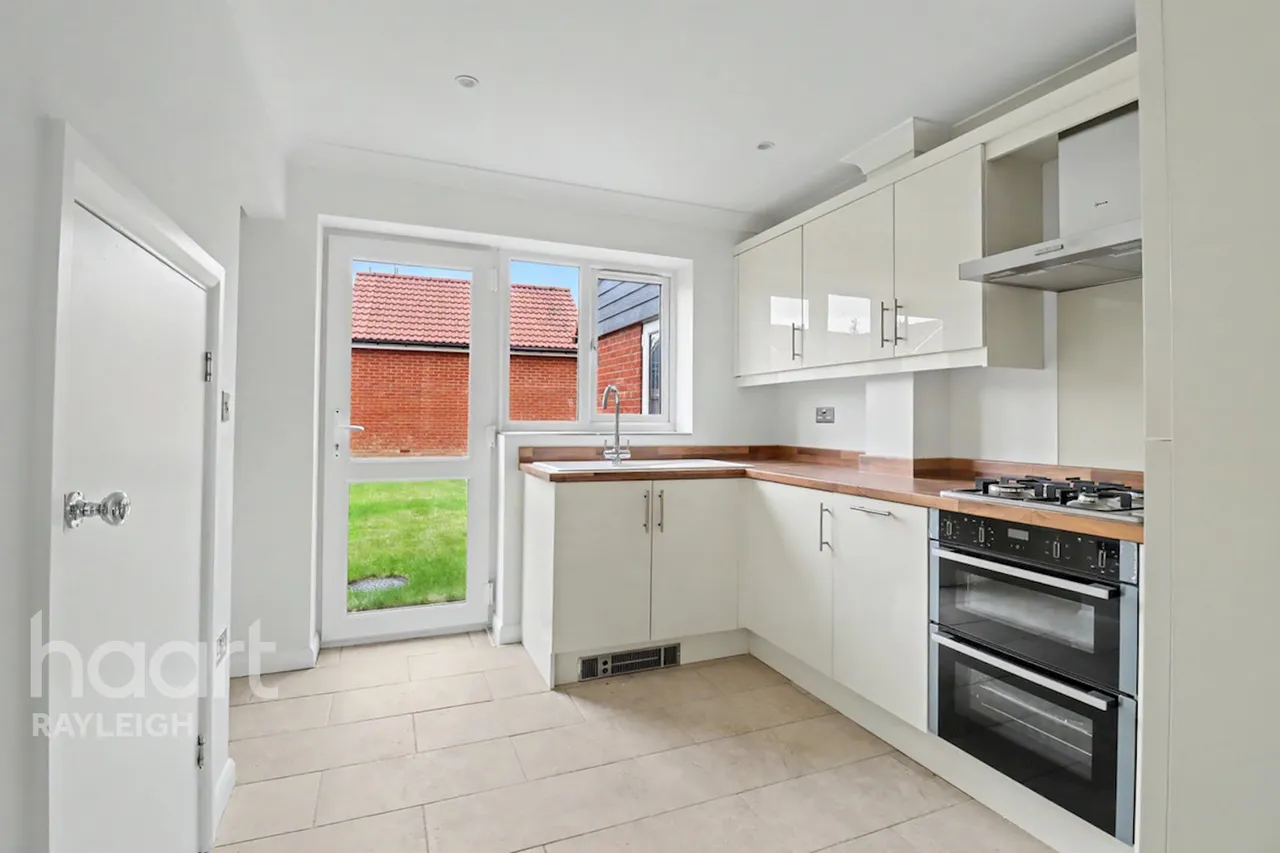 Fairview Crescent, Rayleigh, SS6, photo 7