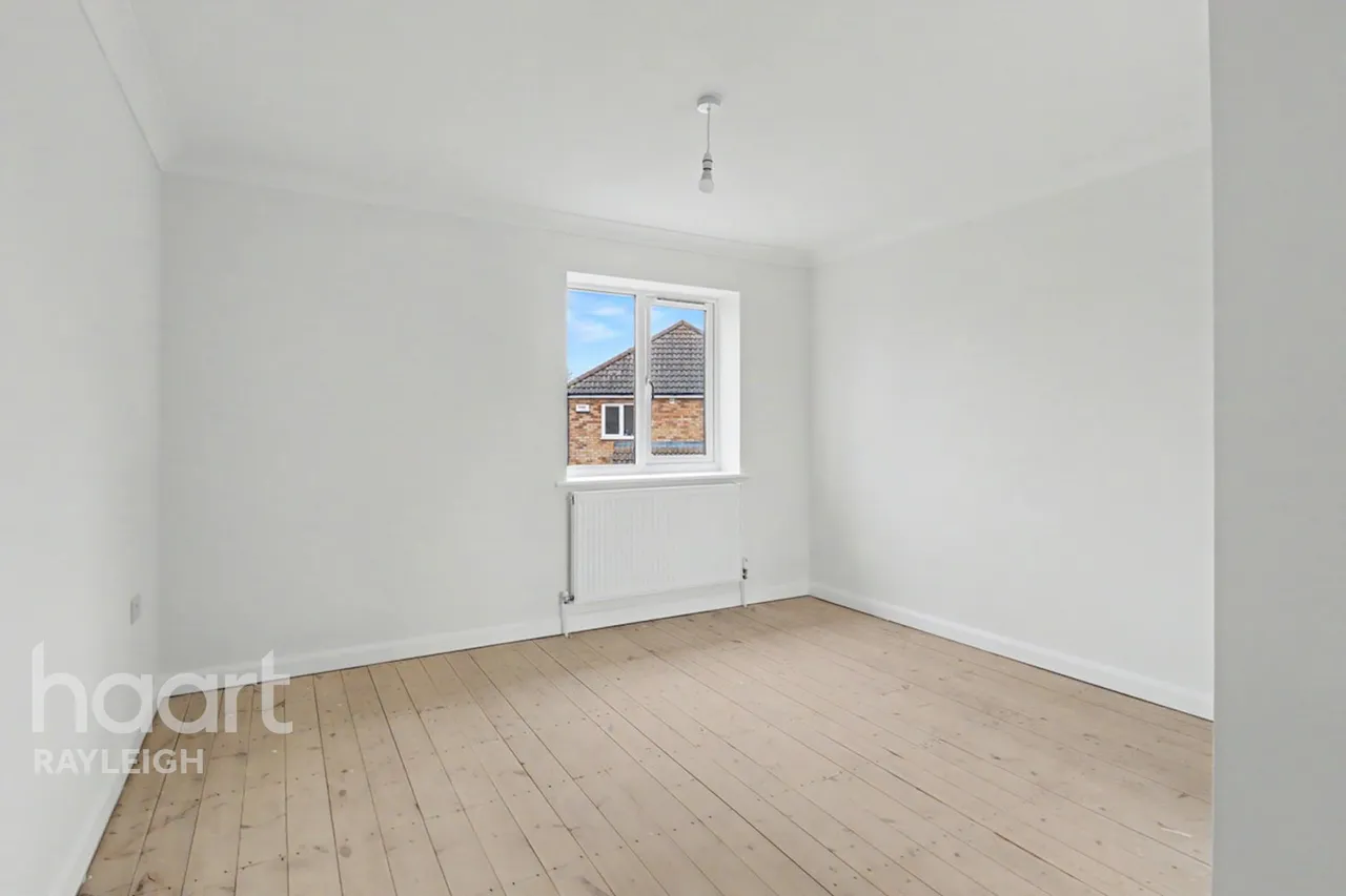 Fairview Crescent, Rayleigh, SS6, photo 9