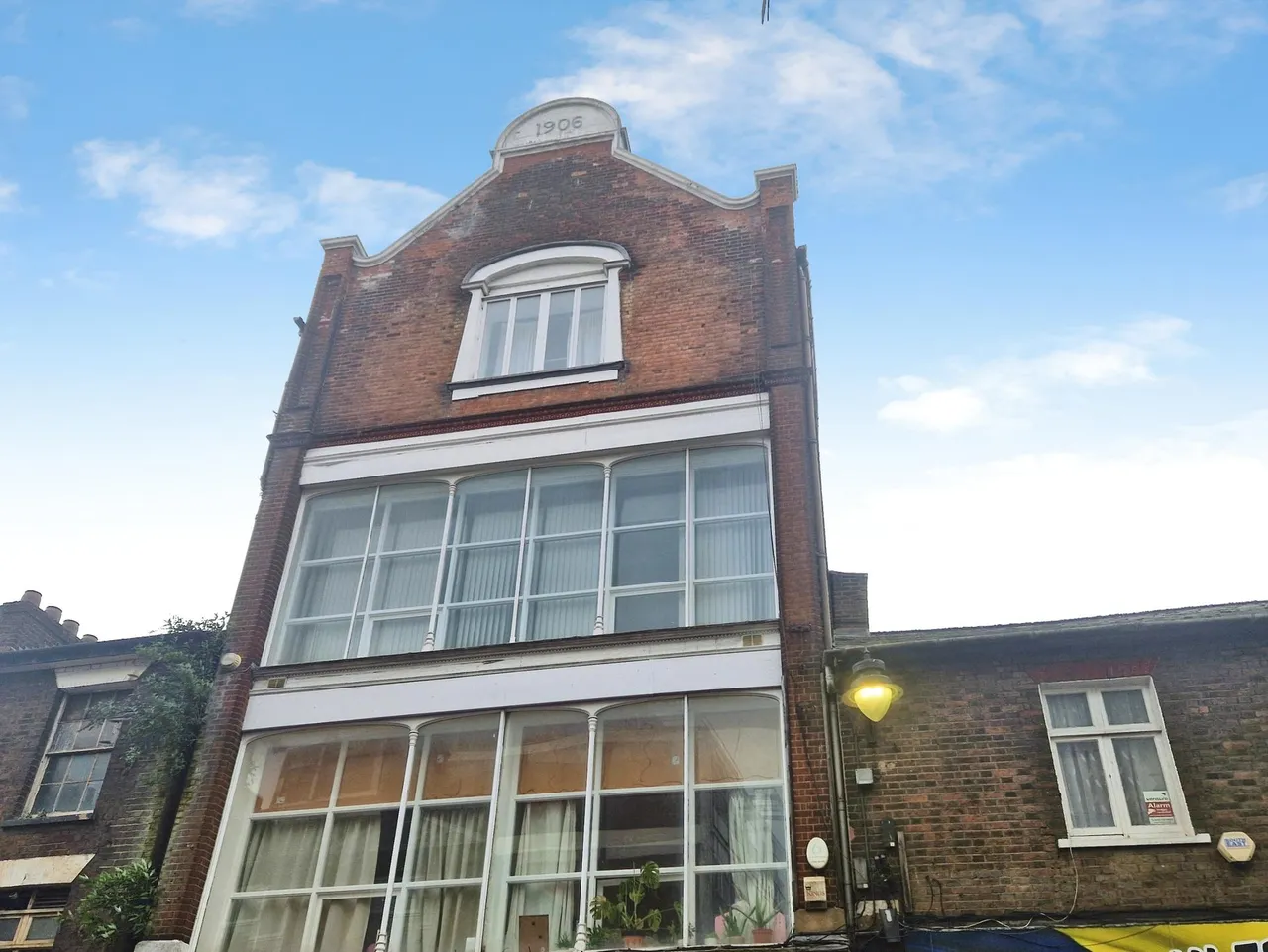 2 bed flat to rent, Wellington Street, Luton, LU1